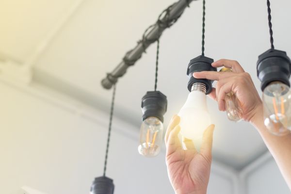 Cost of Light Bulb Changing Service in Bend