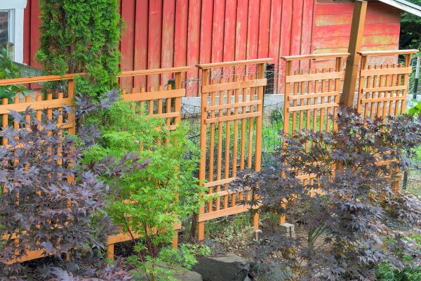 Wood Trellis Mounting in Bend